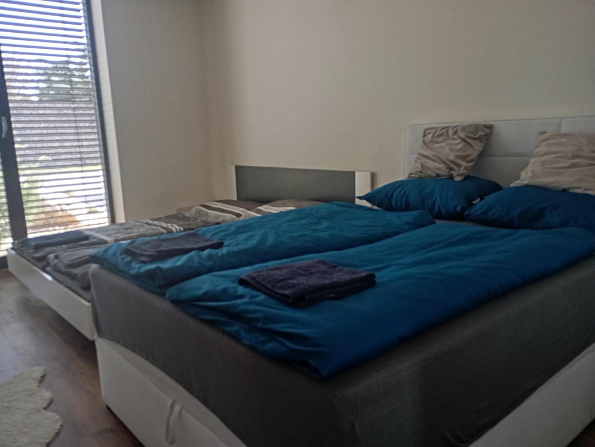 Moderni Pokoj S Parkovanim Zdarma Brno Luaran gambar